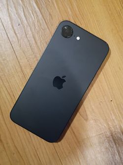 iPhone 16e