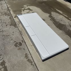 Whirlpool wager & dryer top folding / storage table