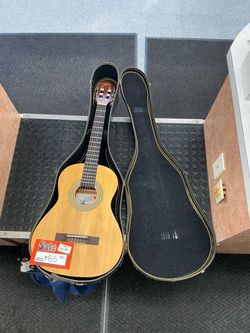 Oscar Schmidt 3/4 Classical Guitar (OC-1)