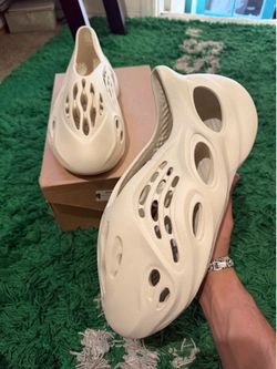 Yeezy FoamRunner Sand Size 14