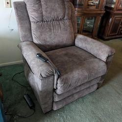 LazBoy Clayton Lift Recliner W/Massage Heat
