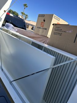 Queen size bedframe