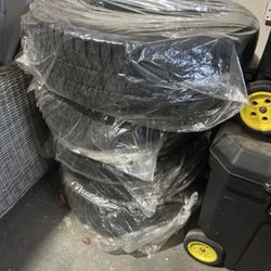 Bridgestone Blizzak Studless Winter Tires (Like New!)