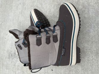 Sketchers  Outdoor Performance Insulated Waterproof boots 