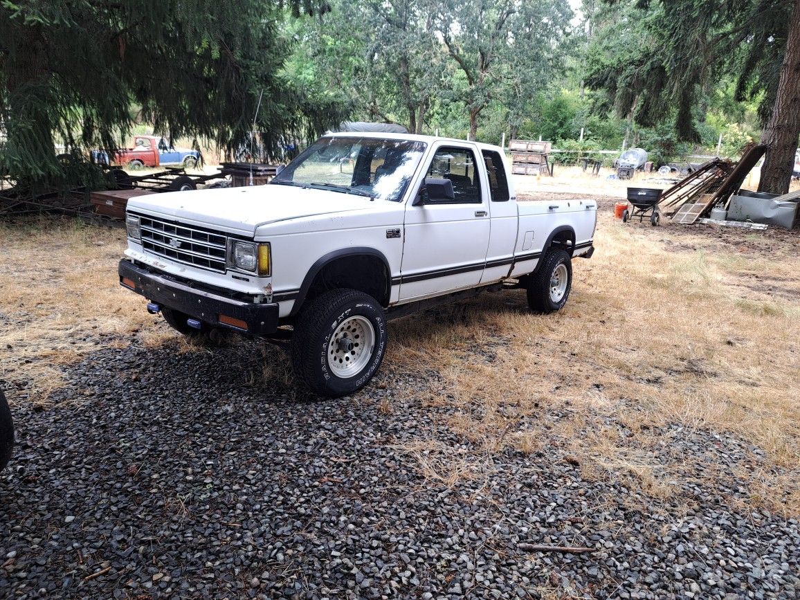 86 Chevy S14 Ext Cab 4x4...v6/5speed