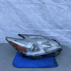2010 2011 2012 2013 2014 2015 TOYOTA PRIUS HYBRID RIGHT SIDE HEADLIGHT OEM USED 