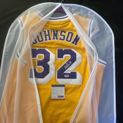 AUTOGRAPHED Magic Johnson Lakers #32 Jersey