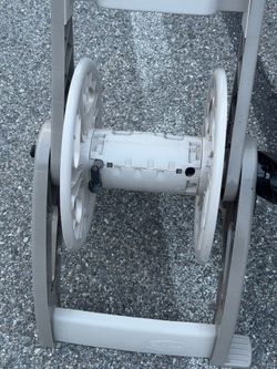 Hose reel in very good shape $15 I have 2