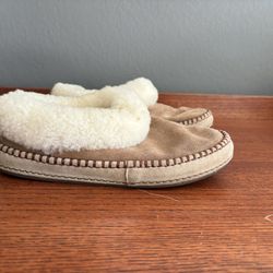 UGG WRIN CHESTNUT SLIPPERS women’s size 7 great condition
