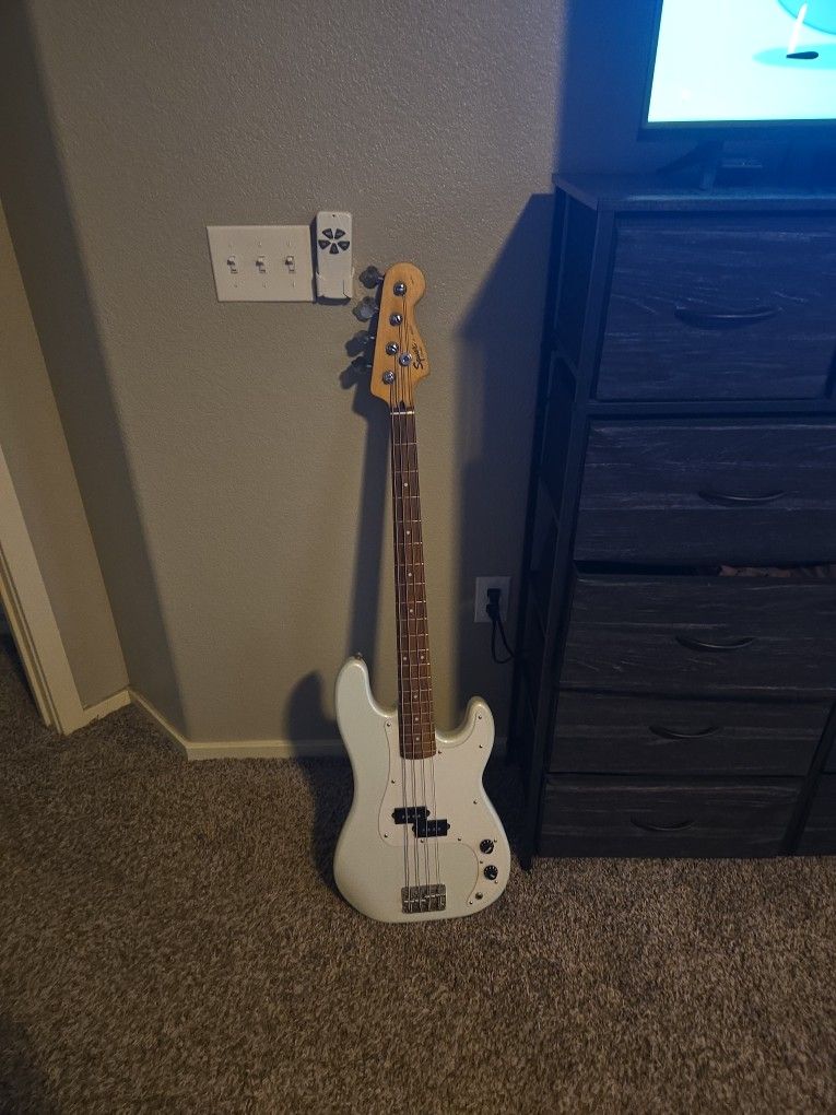 Bass Guitar 150 OBO