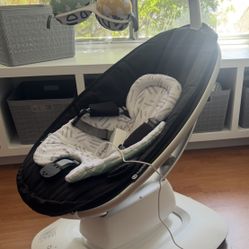 Mamaroo Electric Swing  Like New