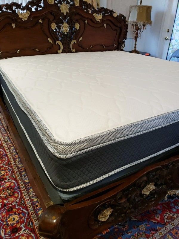 NEW KING PLUSH PILLOW TOP MATTRESS. Bed frame is not available. Take it home same day 👍