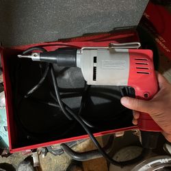 Milwaukee Screw Gun 