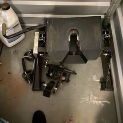 5th Wheel & Tow Hitch 