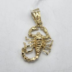 14kt Gold Scorpion Pendant 5.2G