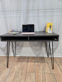 Brown modern desk