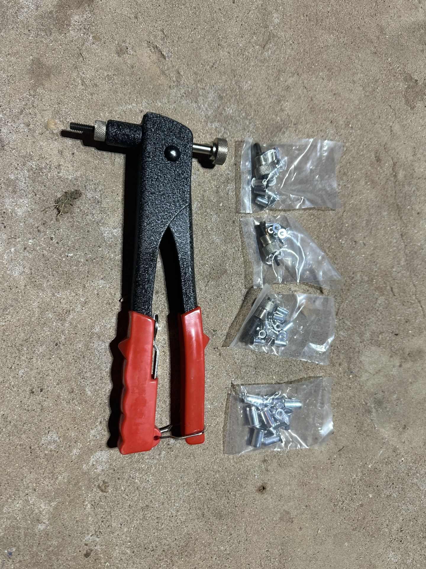 Rivnut Gun w/ 4 Different Size Inserts