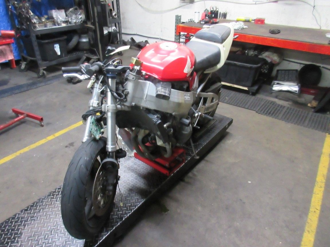 PARTED OUT - 2001 00-01 Honda CBR929RR CBR 929RR CBR900RR - Motorcycle parts - 100159
