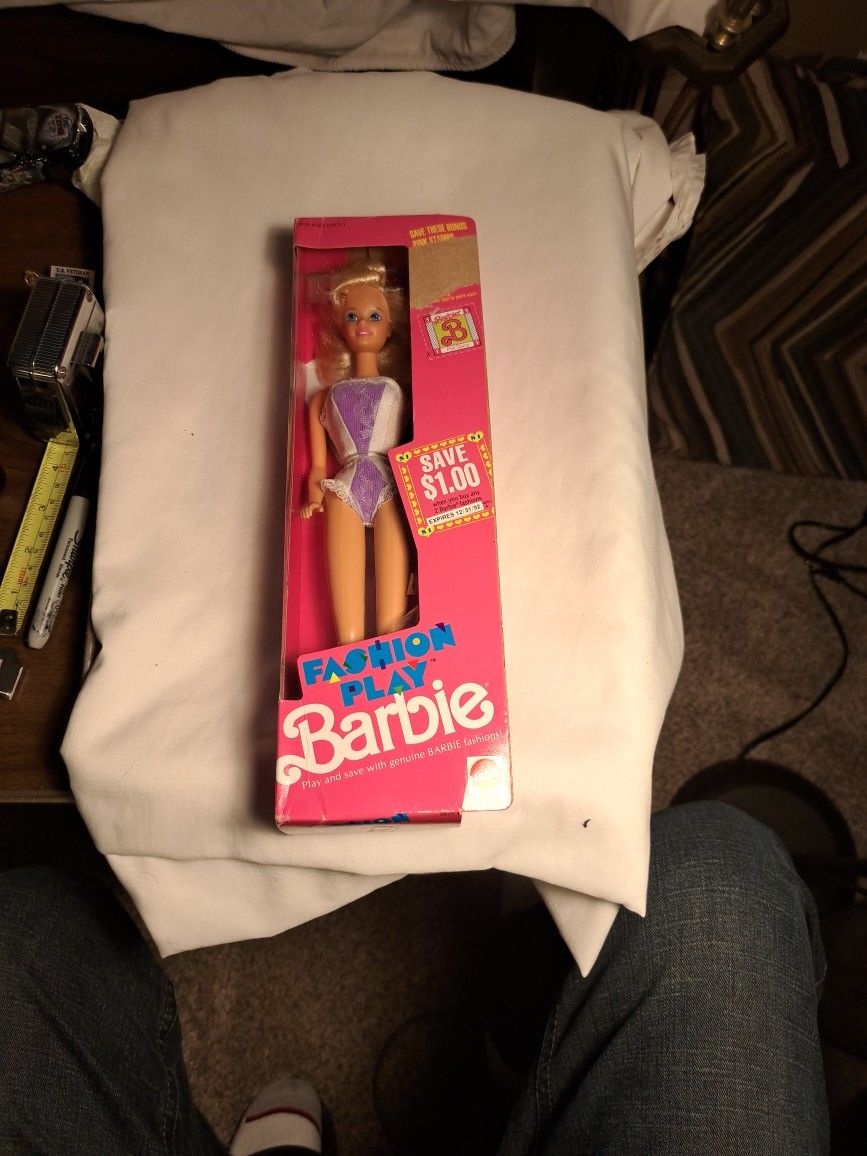 Barbie Fashion Play 1990