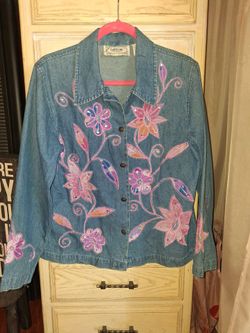 VINTAGE TANTRUMS lightweight denim jacket features intricate pink and purple floral applique designs embellished with sequins, size medium