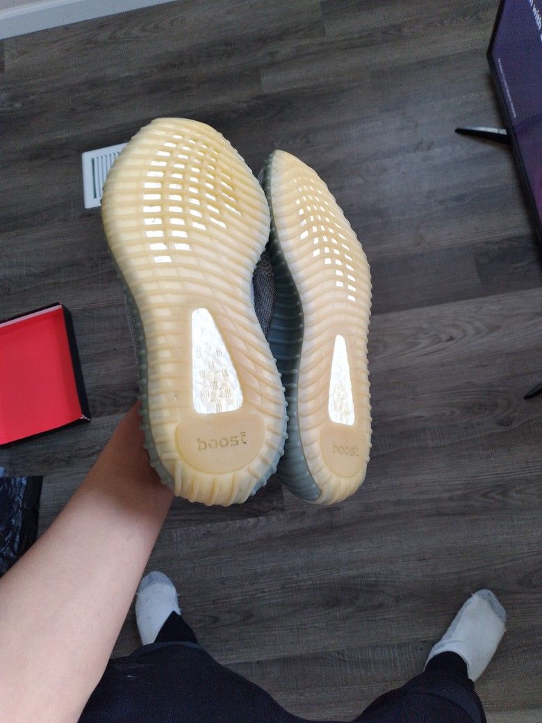 Yezzy350v2
