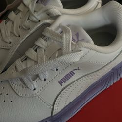 Girl’s shoes 
