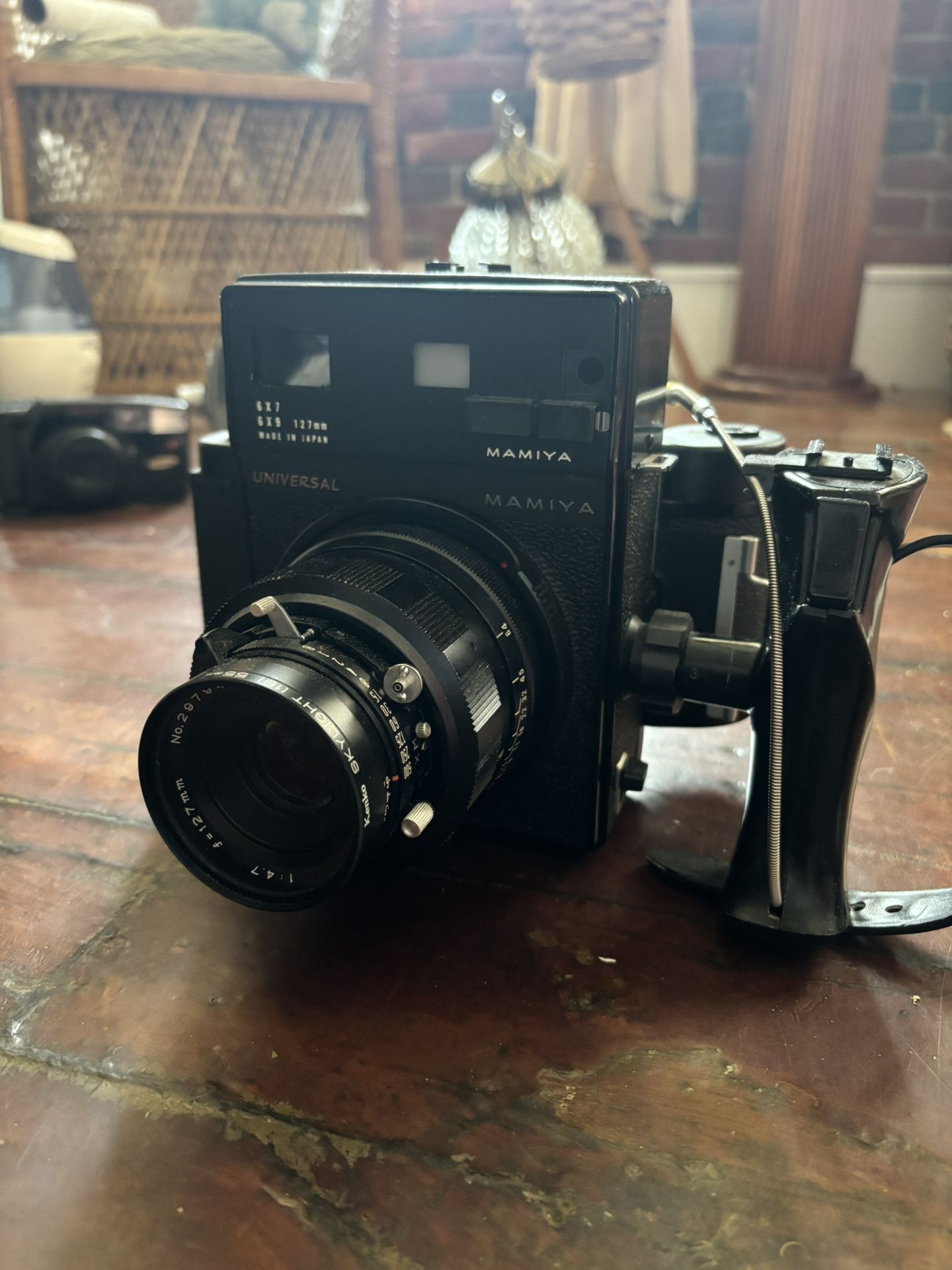 Mamiya Universal Press w/ Lens