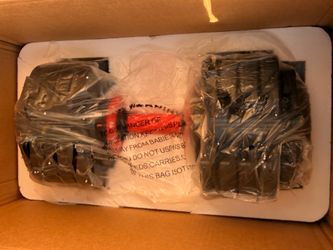 BRAND NEW ADJUSTABLE DUMBBELL SET