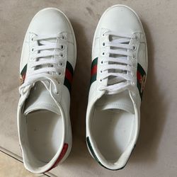 Gucci Bee sneakers 