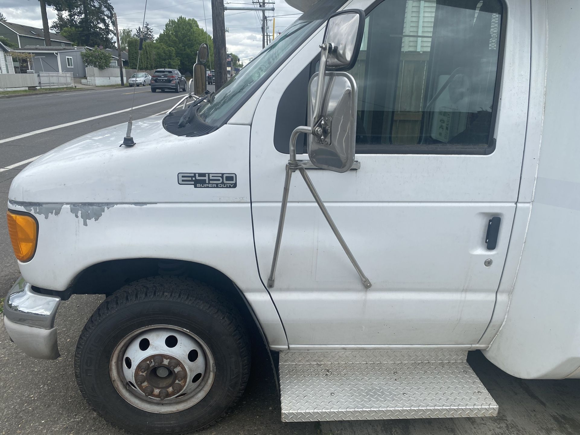 Ford E450