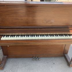 USA Piano 46500  Good Condition 