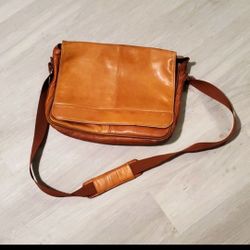 Wilsons leather brown messenger bag