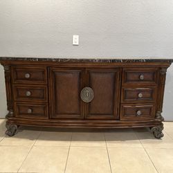 Dresser for Sale (Cómoda de cuarto)