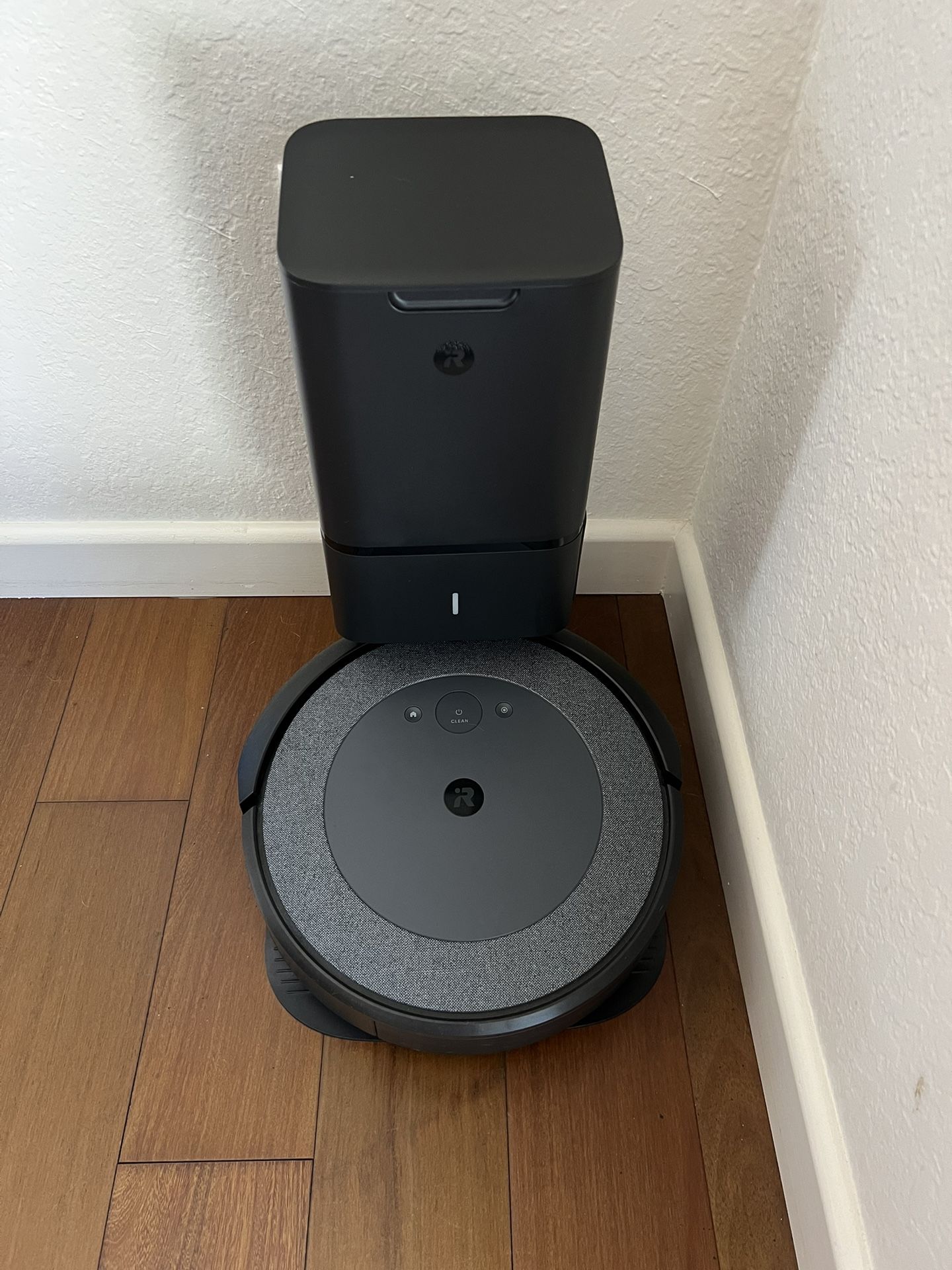 iRobot Roomba i3
