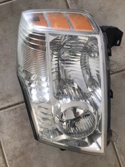 2004-2007 NISSAN ARMADA LEFT DRIVER SIDE HEADLIGHT OEM 5ASX-13006-A