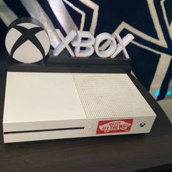 xbox with xbox light