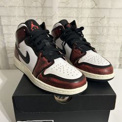 Air Jordan 1 Mid SE