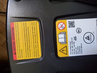 Snapper charger with battery
