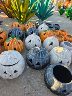 Beautiful Metal Yard Art 🌵PLANTERS