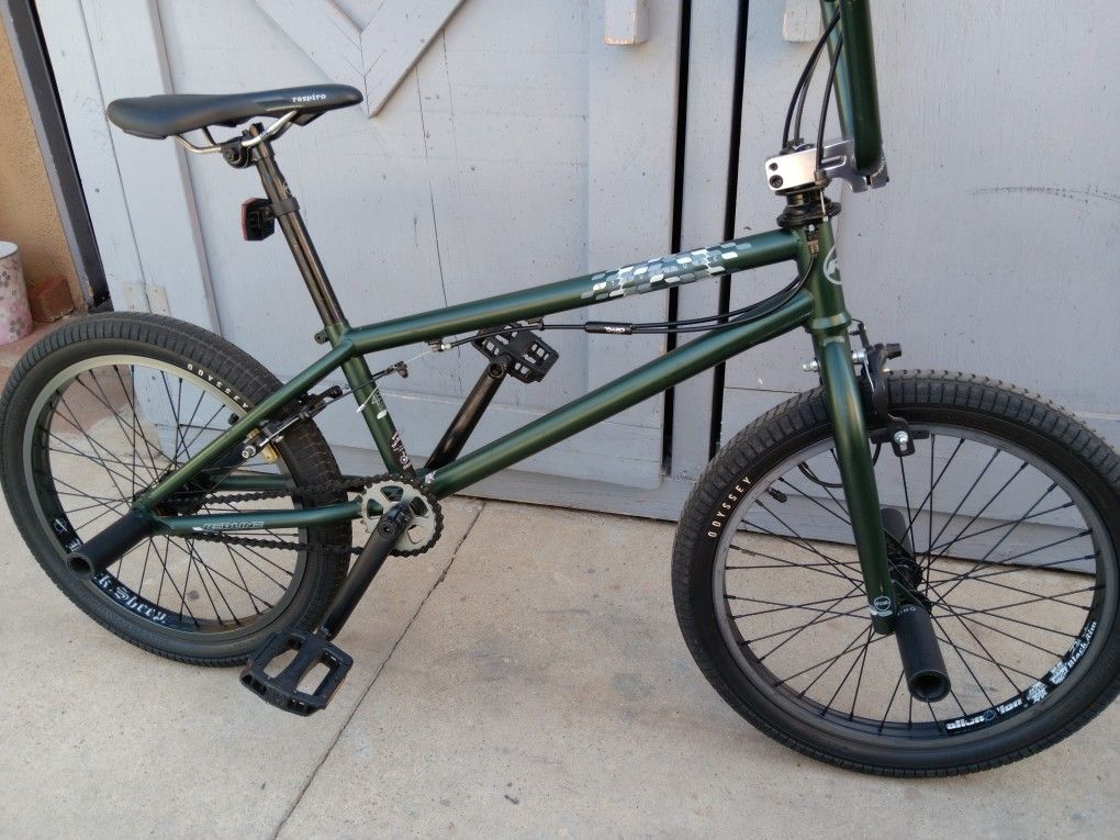 BMX. REDLINE. 20"tires