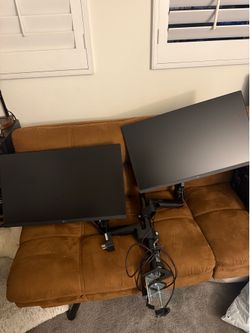 2 LG monitors and stand bundle