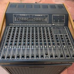 Peavey XR 1200 Stereo Powered Build In  Mixing Console 