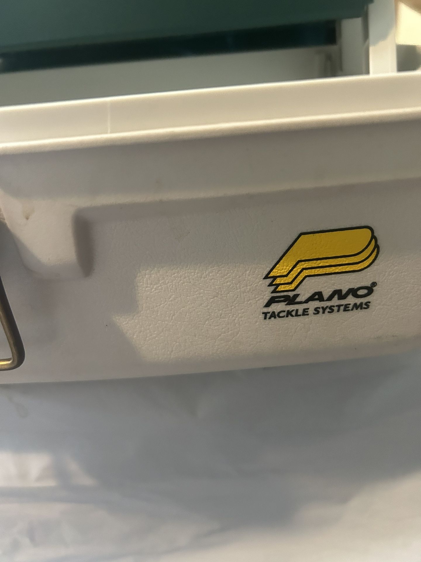 Clean 3 Row Fishing Box