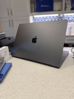 2021 Apple MacBook Pro 16’ M1 Pro 16GB Ram 512SSD