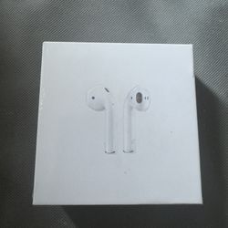 Apple AirPods with Wireless Charging Case