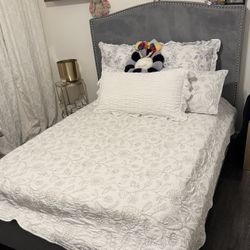 Full Size Bed From Living Spaces 