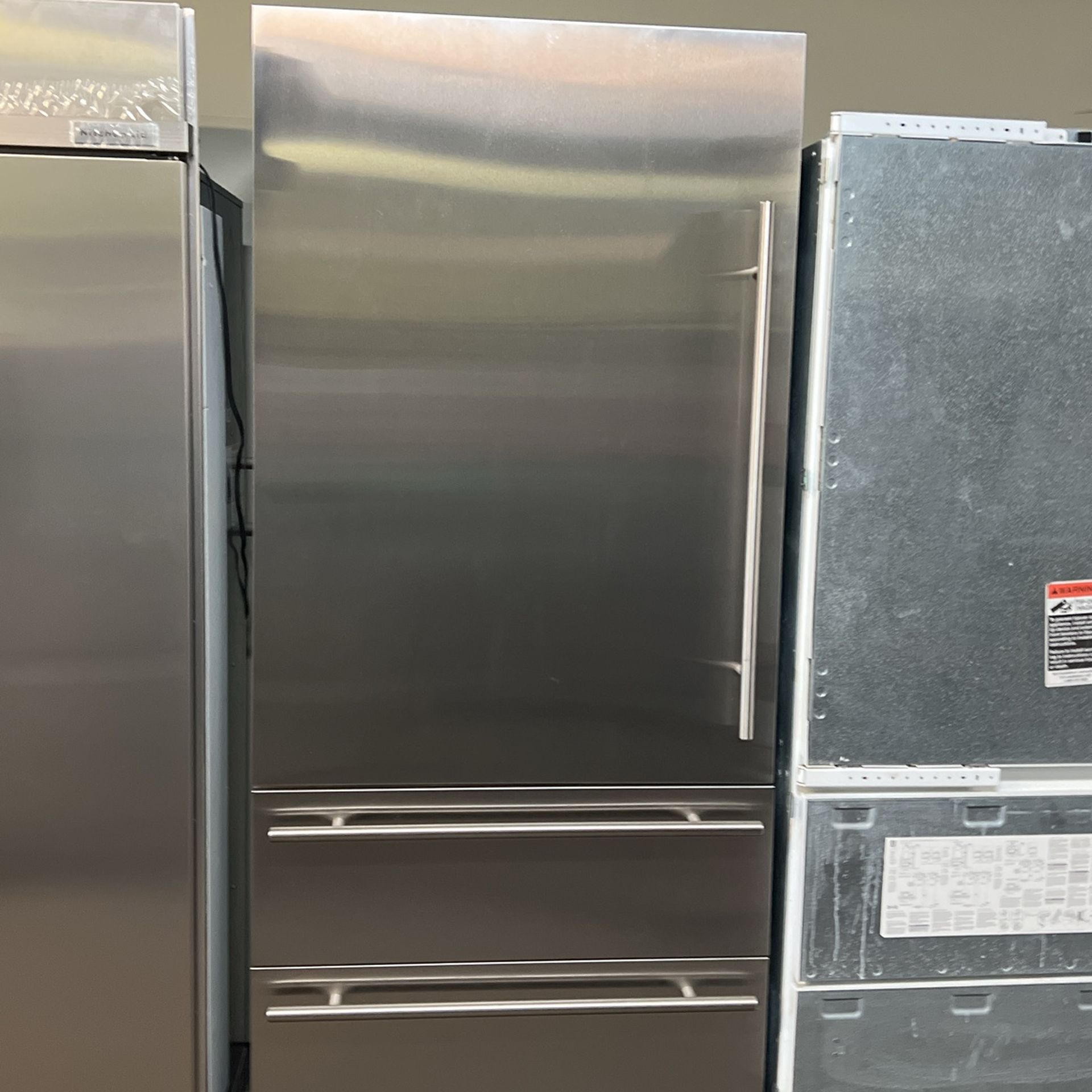 Viking 36”wide Built In Bottom Freezer 7Series Refrigerator Stainless Steel
