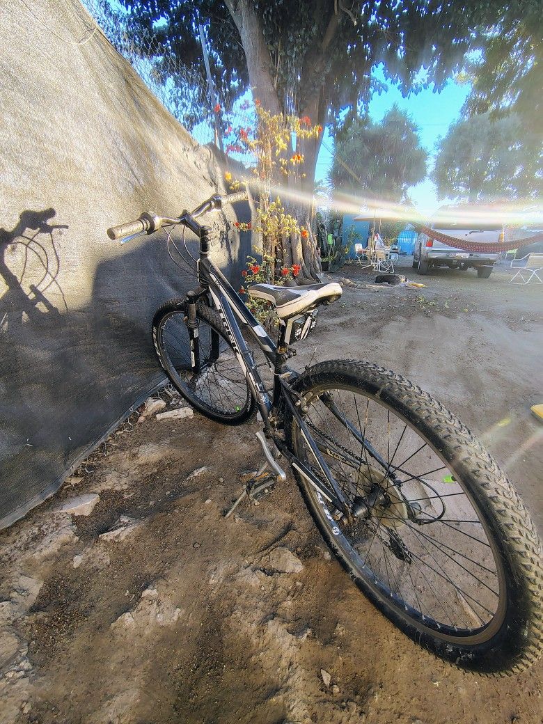 Very Good TREK Mountain Bike