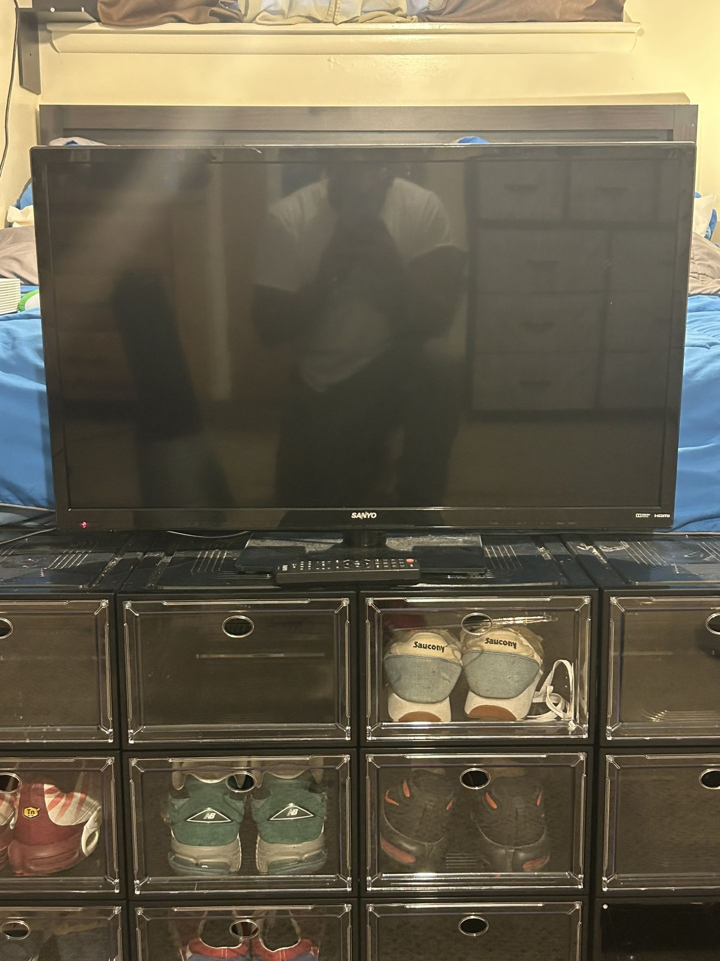 40 inch SANYO Smart TV