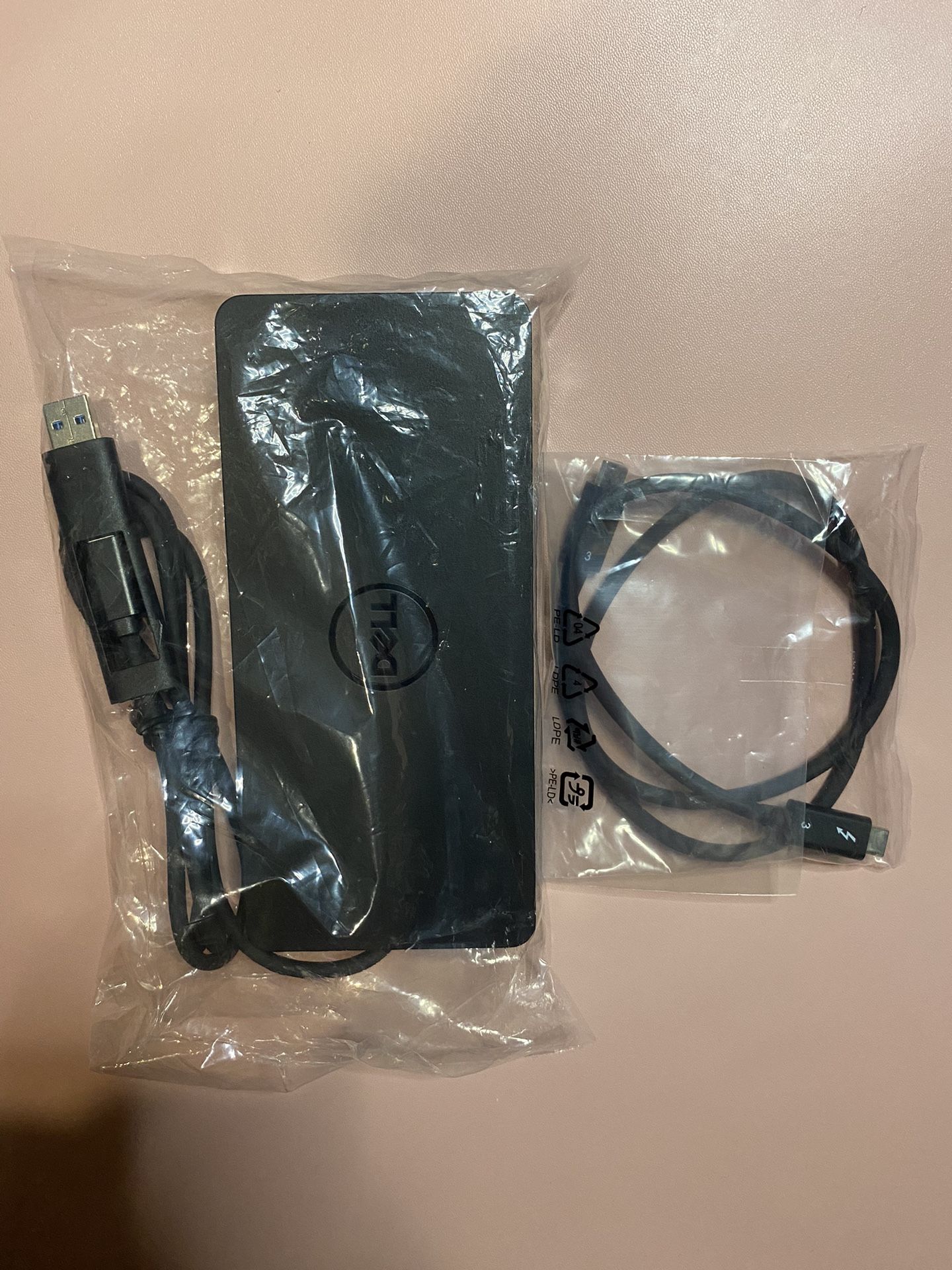 Dell DisplayLink D6000 Universal Docking Station - Brand new